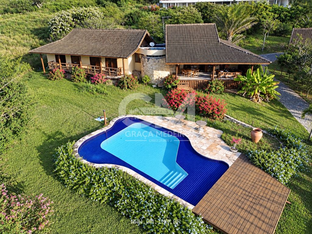 Casa com 4 suítes, piscina particular, terreno com 2.655 m² 