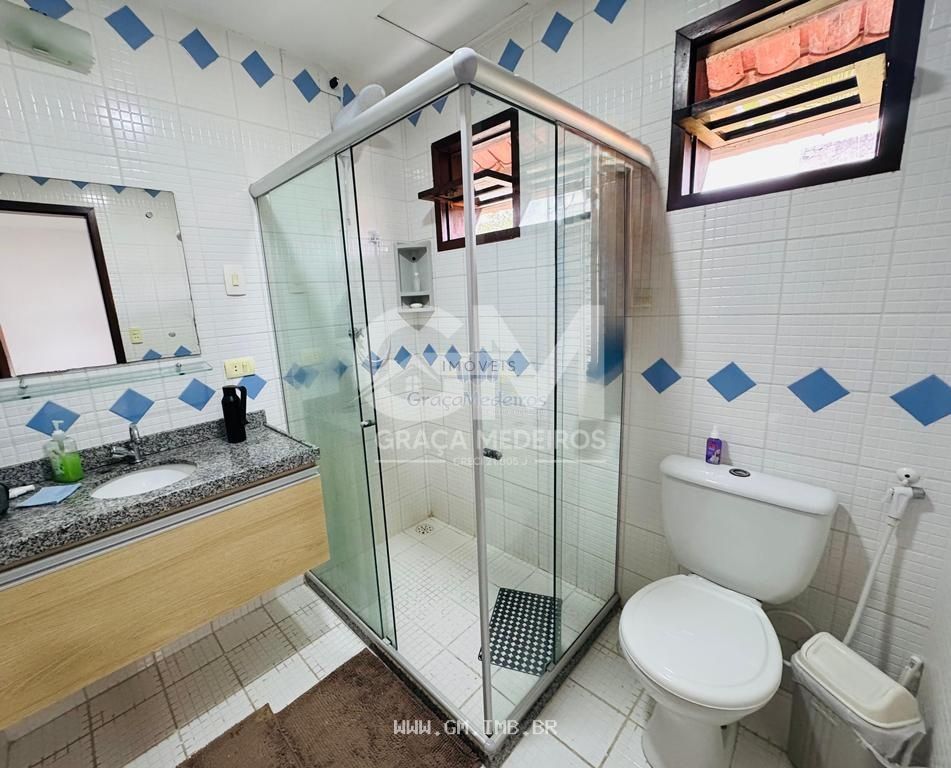 Foto de Casa com 4 quartos em condomínio com piscina aquecida
