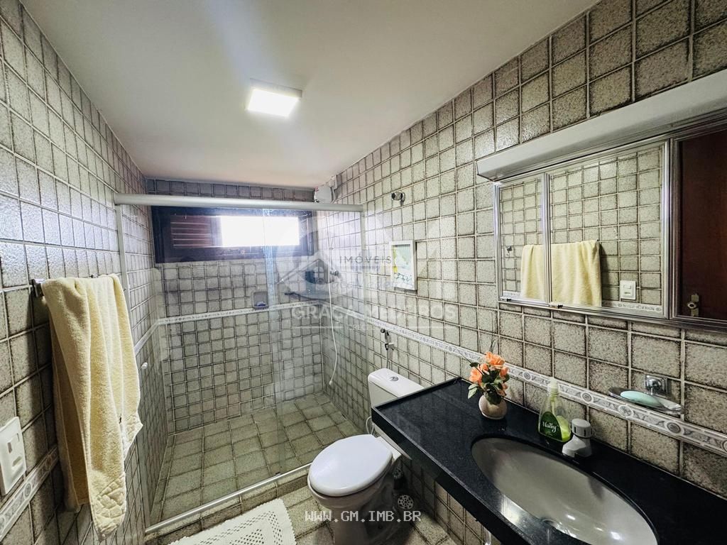 Foto de Casa com 7 quartos em condomínio fechado