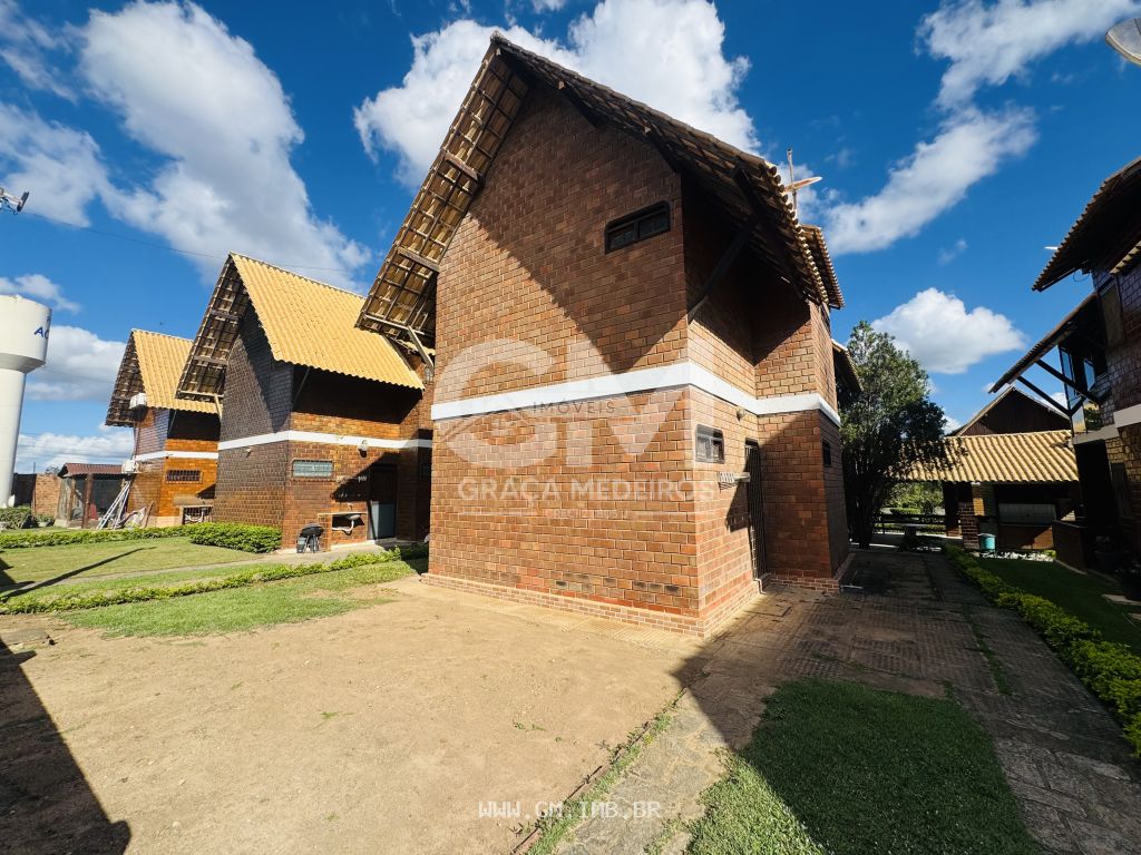 Foto de Chalé com 4 quartos sendo 2 suítes em condomínio
