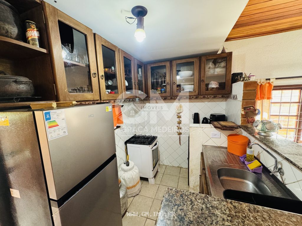 Foto de Casa com 4 quartos sendo 2 suítes 