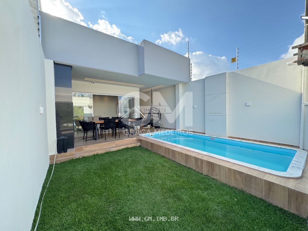 Casa com piscina e mobiliada em Gravatá