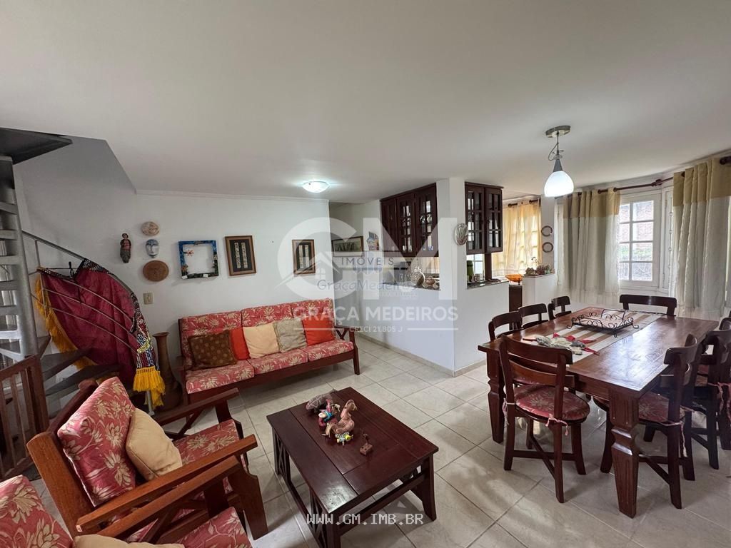 Foto de Casa com 4 quartos em condomínio com lazer completo 