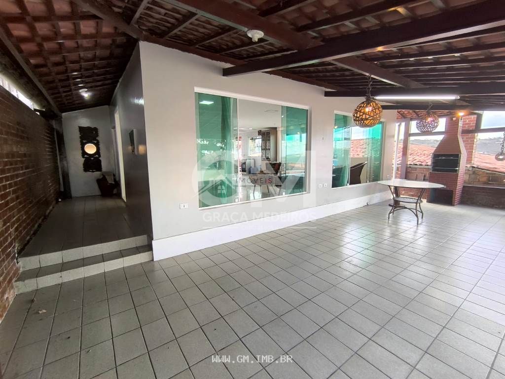 Foto de Casa em condomínio a margens da pista local