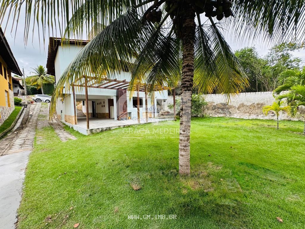 Foto de Casa com 4 quartos em condomínio com piscina aquecida