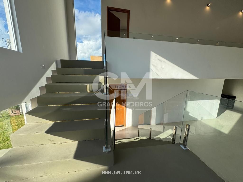 Foto de Casa nova com 4 suítes em condomínio fechado 