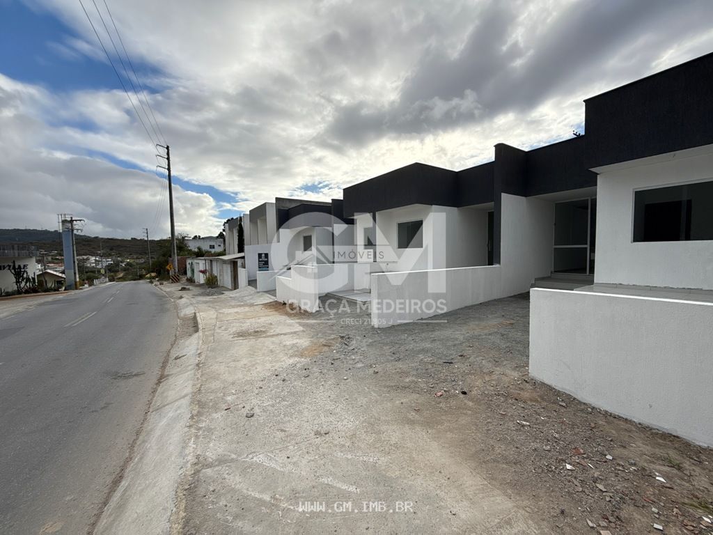 Foto de Casa com 2 quartos, sendo 1 suíte com 50 metros