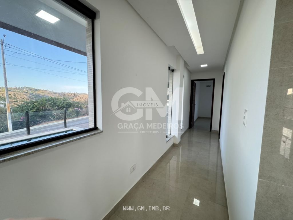 Foto de Casa em condomínio com piscina e espaço gourmet