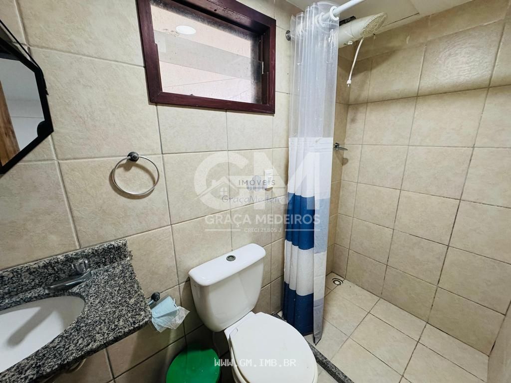 Foto de Casa com 4 quartos em condomínio com piscina aquecida