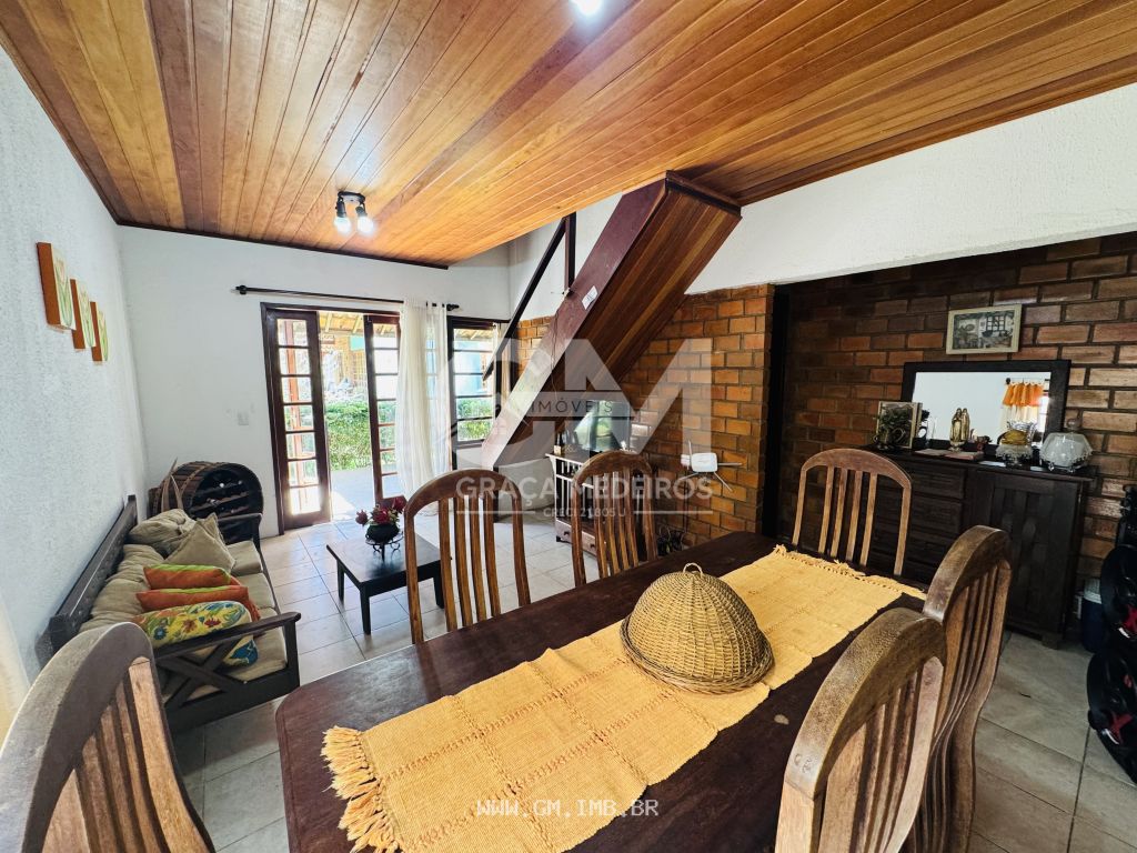 Foto de Casa com 4 quartos sendo 2 suítes 