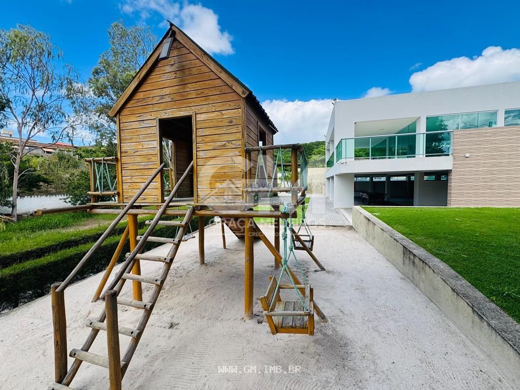 Foto de Casa térrea com piscina particular em condomínio