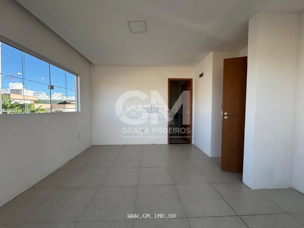 Foto de Casa nova com 4 suítes em condomínio fechado 
