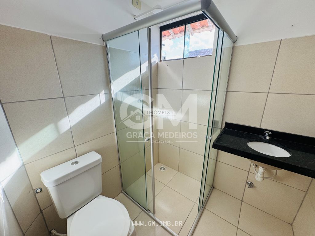 Foto de Casa com 4 quartos sendo 3 suítes, terreno com 360 m² 
