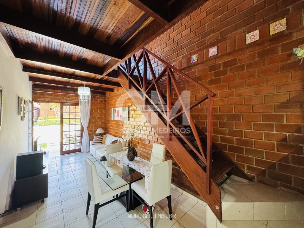 Foto de Chalé com 4 quartos sendo 3 suítes 