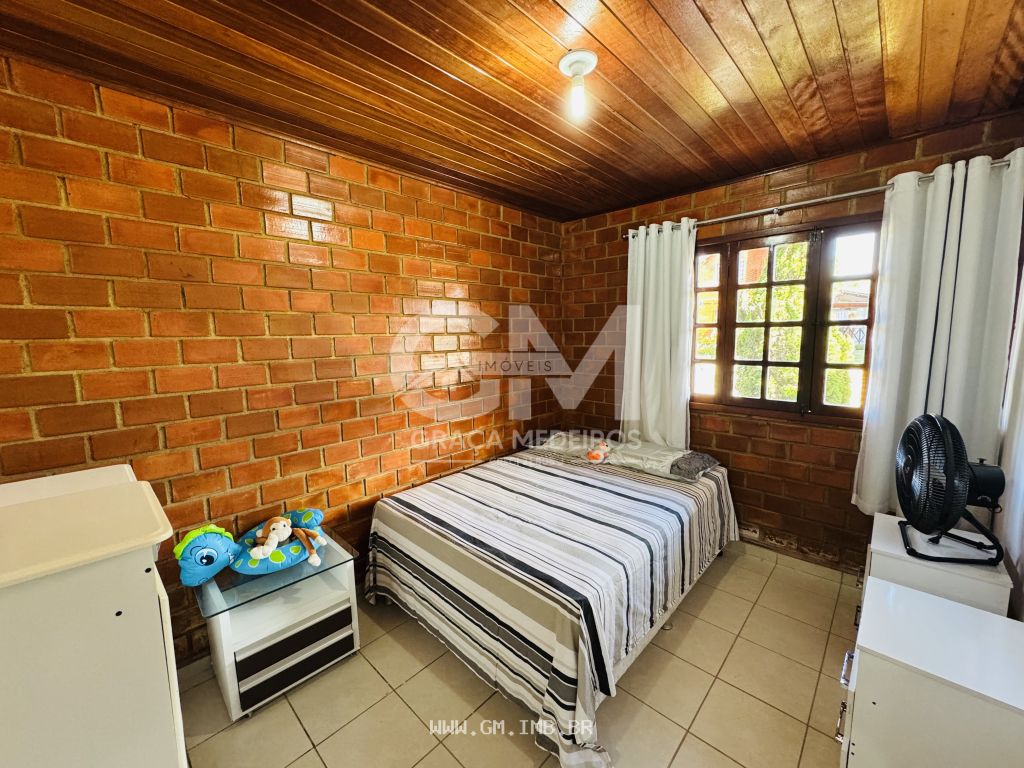 Foto de Chalé com 4 quartos sendo 3 suítes 