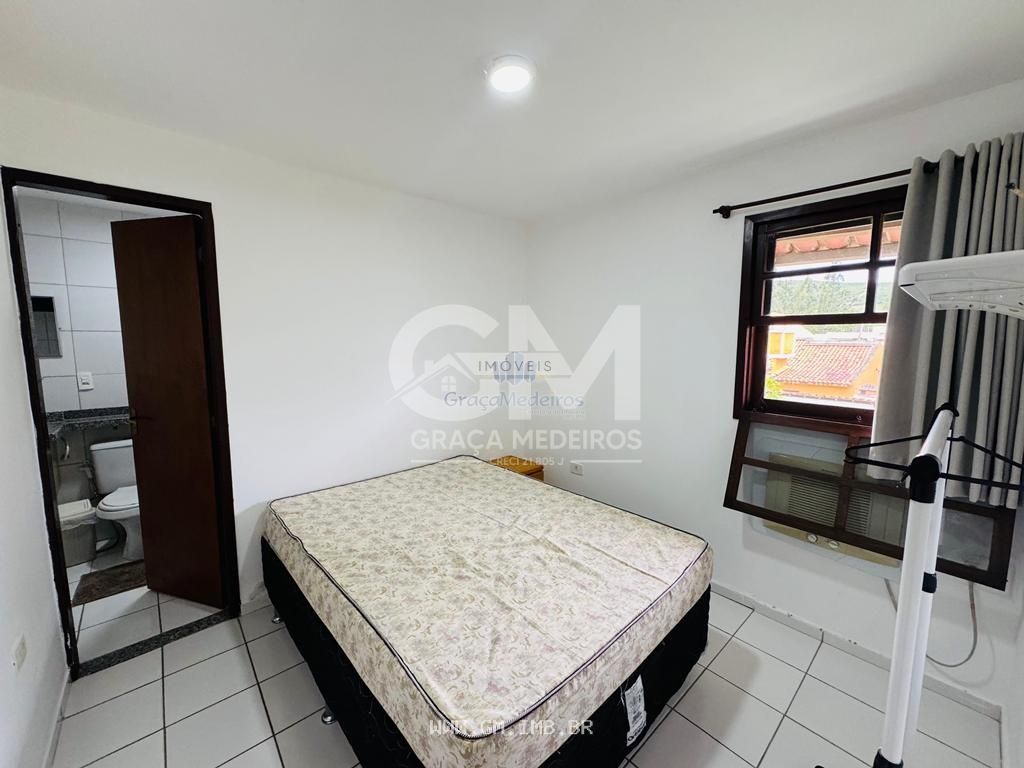 Foto de Casa com 4 quartos em condomínio com piscina aquecida