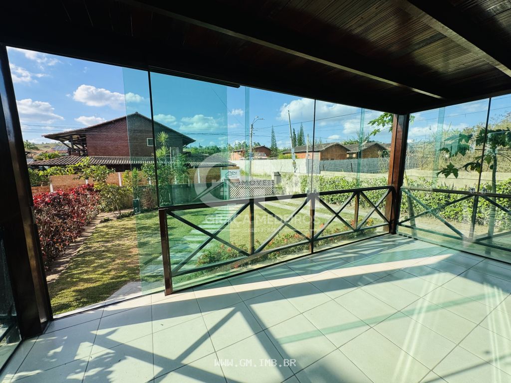 Foto de Casa com 4 quartos sendo 3 suítes, terreno com 360 m² 