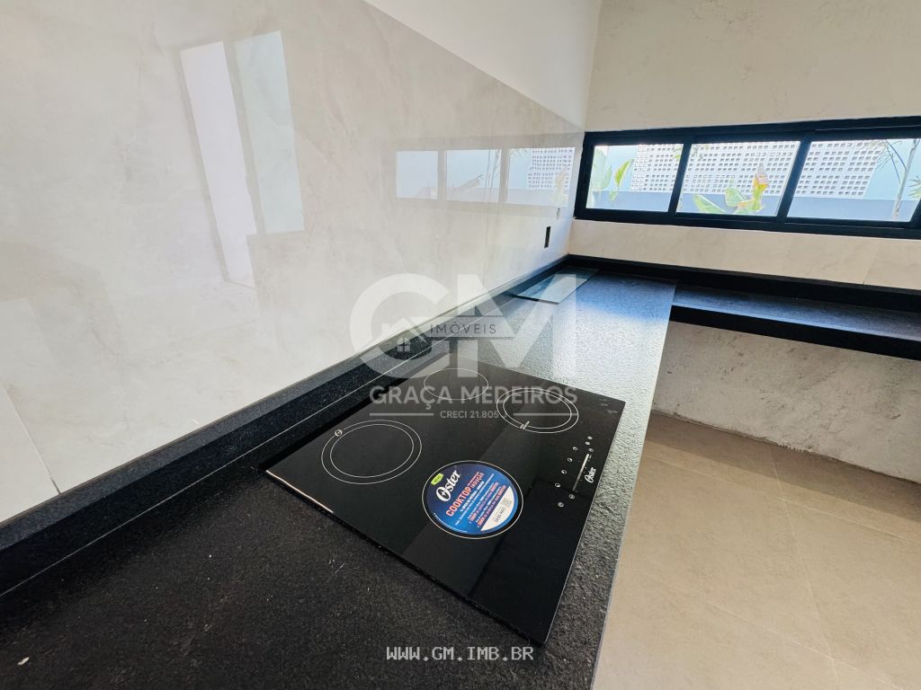 Foto de Casa com 4 quartos sendo 3 suítes, piscina particular 