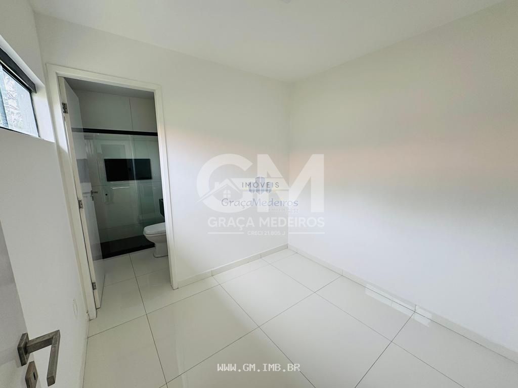 Foto de Casa nova em condomínio de alto padrão