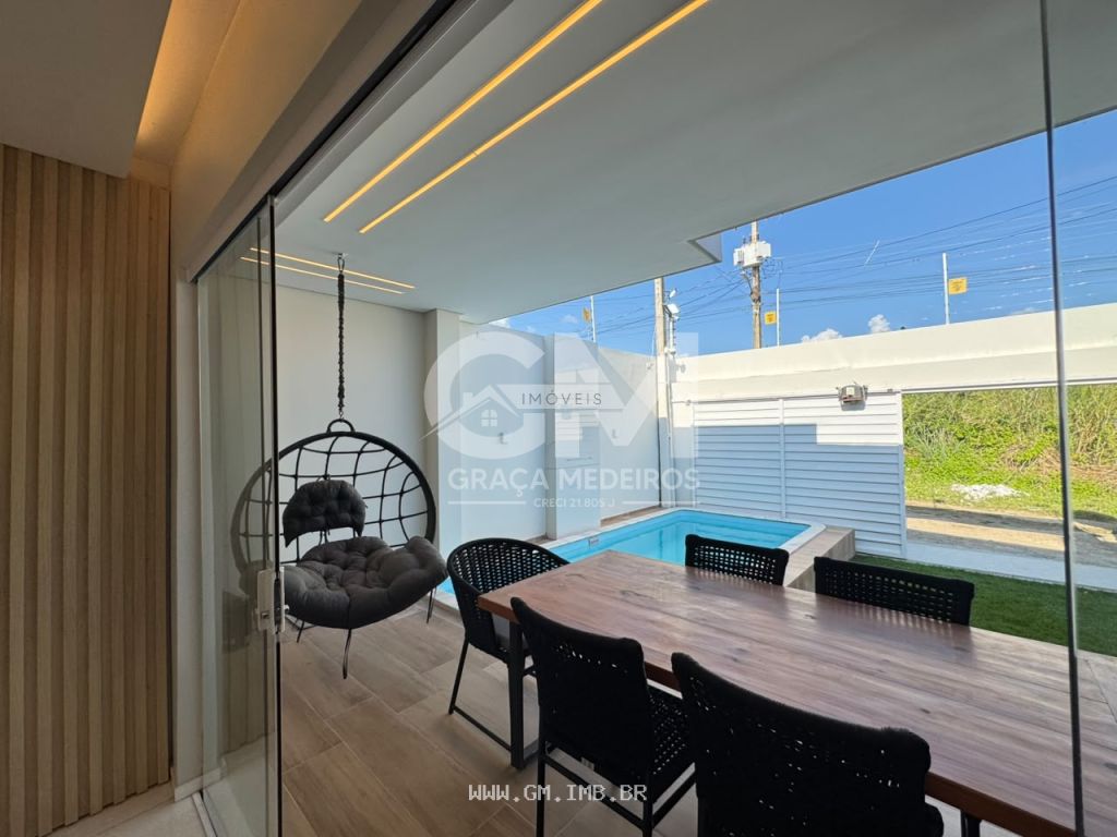 Foto de Casa com piscina e mobiliada em Gravatá