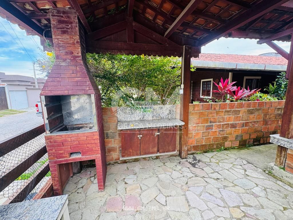 Foto de Casa com 4 quartos em condomínio próximo ao centro